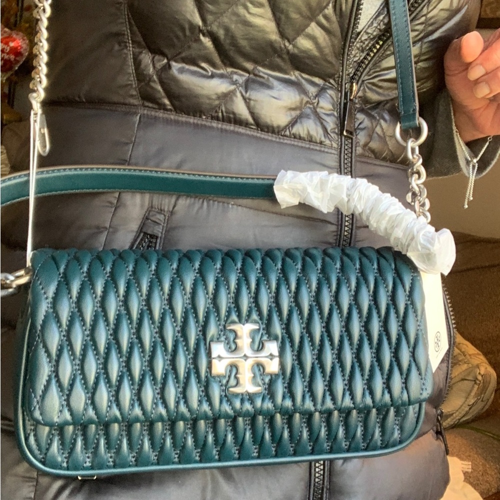 SOLD⛔️Authentic TORY BURCH Quilted Leather logo magnetic flap satchel/shoulder - Picture 1 of 16